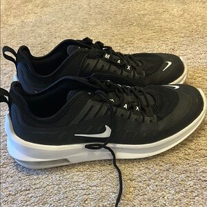 Nike Women’s Black Air Max Axis Shoes